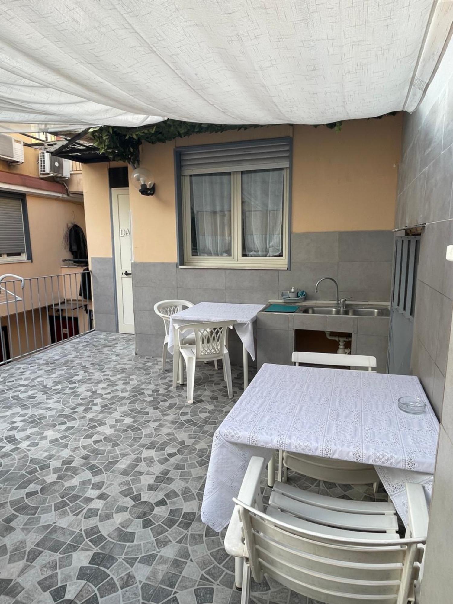 Daroda Guest House Napoli Exteriör bild